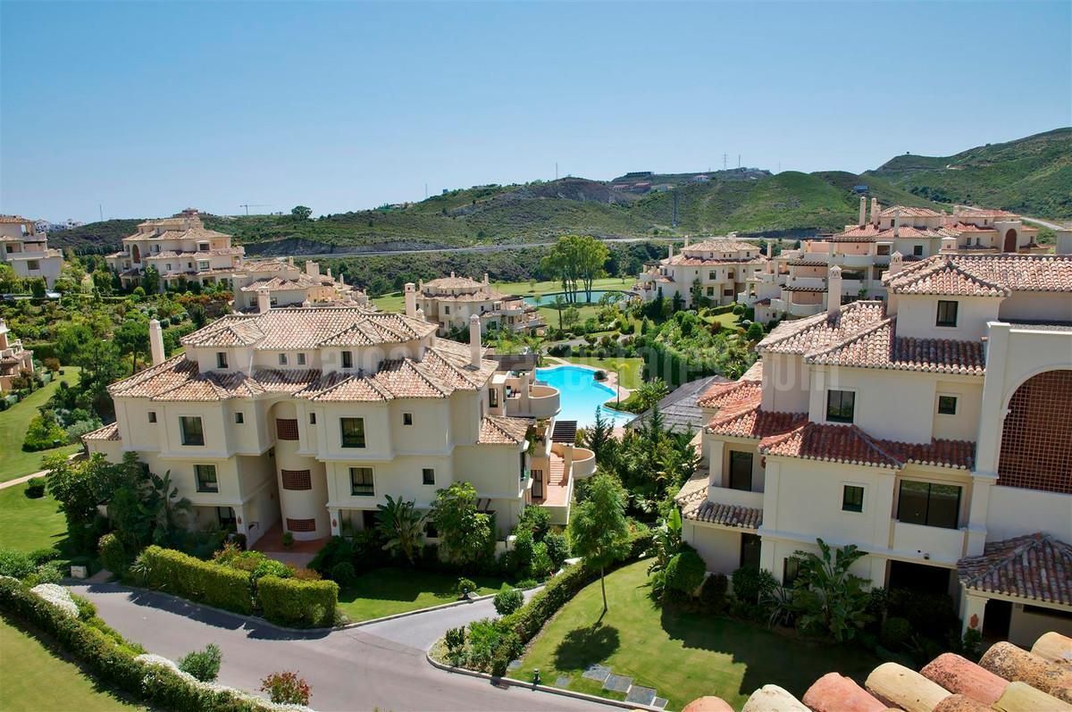 Atico Duplex en Los Capanes del Golf, Benahavis