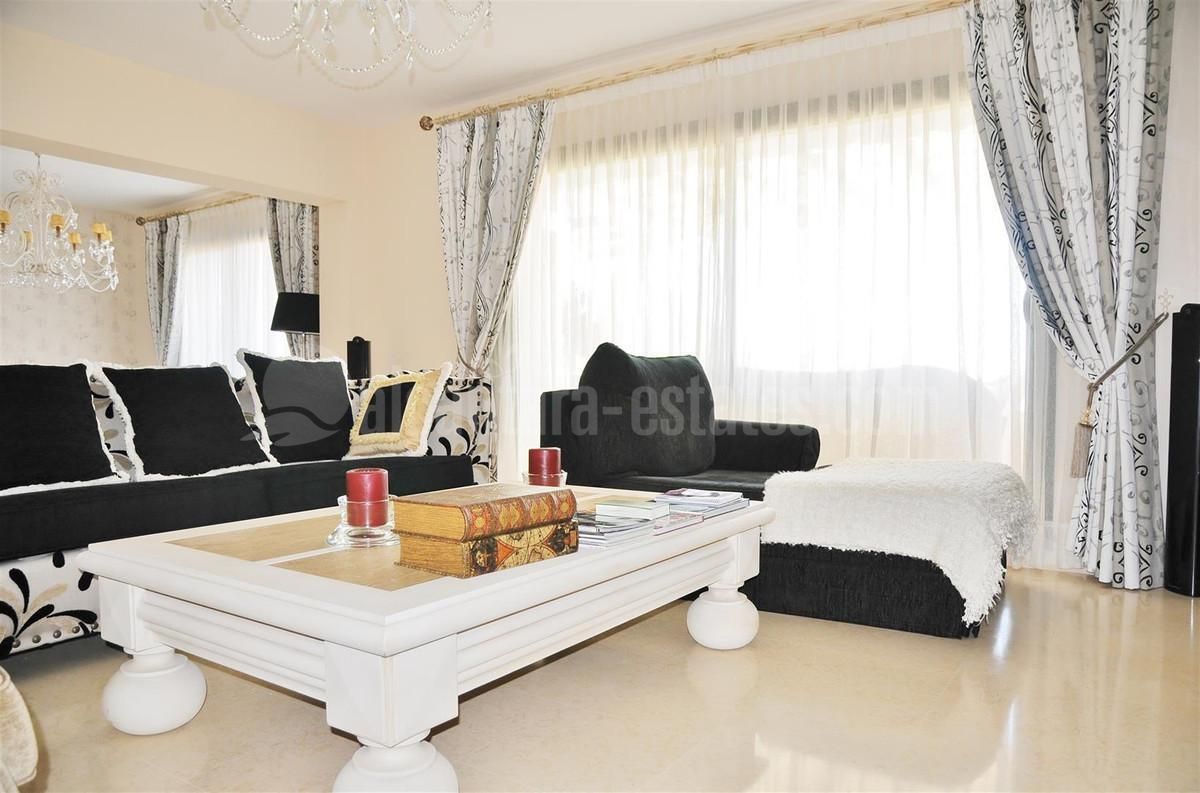 Atico Duplex en Los Capanes del Golf, Benahavis