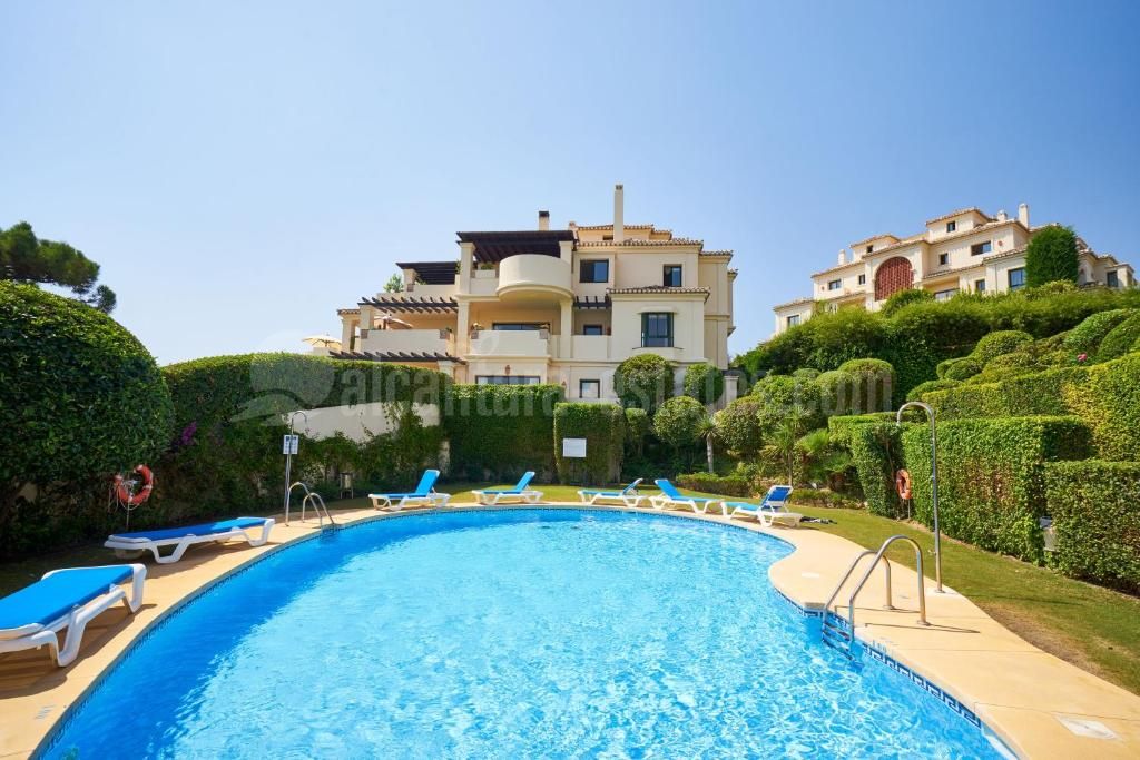 Atico Duplex en Los Capanes del Golf, Benahavis