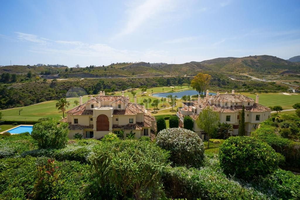 Atico Duplex en Los Capanes del Golf, Benahavis