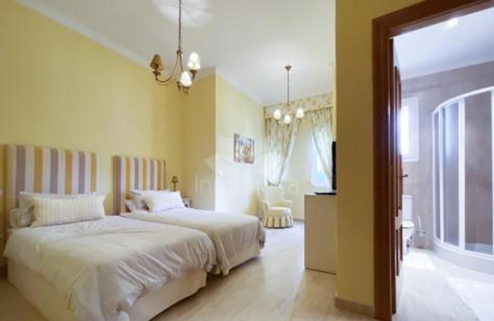 Villa en La Alqueria, Benahavis