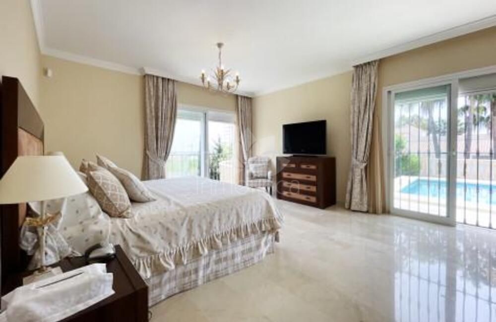 Villa en La Alqueria, Benahavis