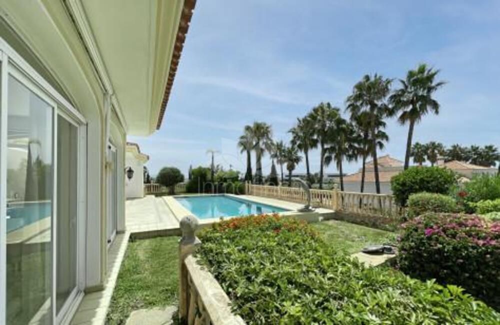 Villa en La Alqueria, Benahavis