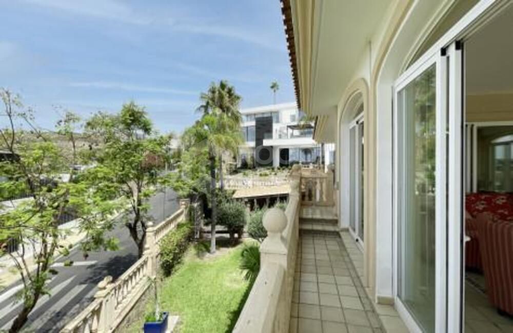 Villa for sale and for rent in La Alqueria, Benahavis