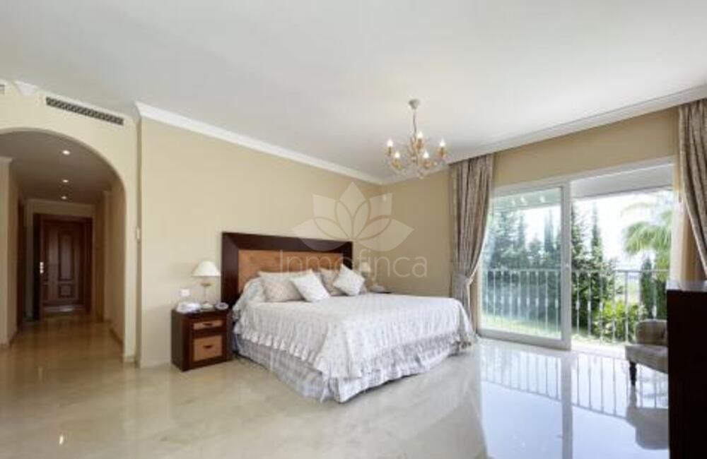 Villa en La Alqueria, Benahavis