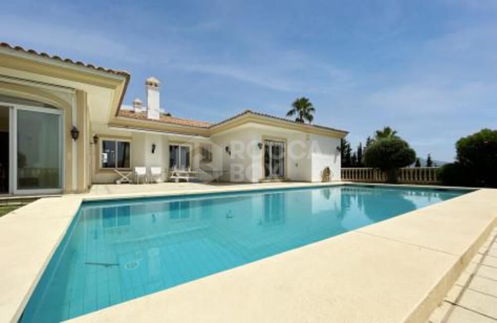 Villa for sale and for rent in La Alqueria, Benahavis