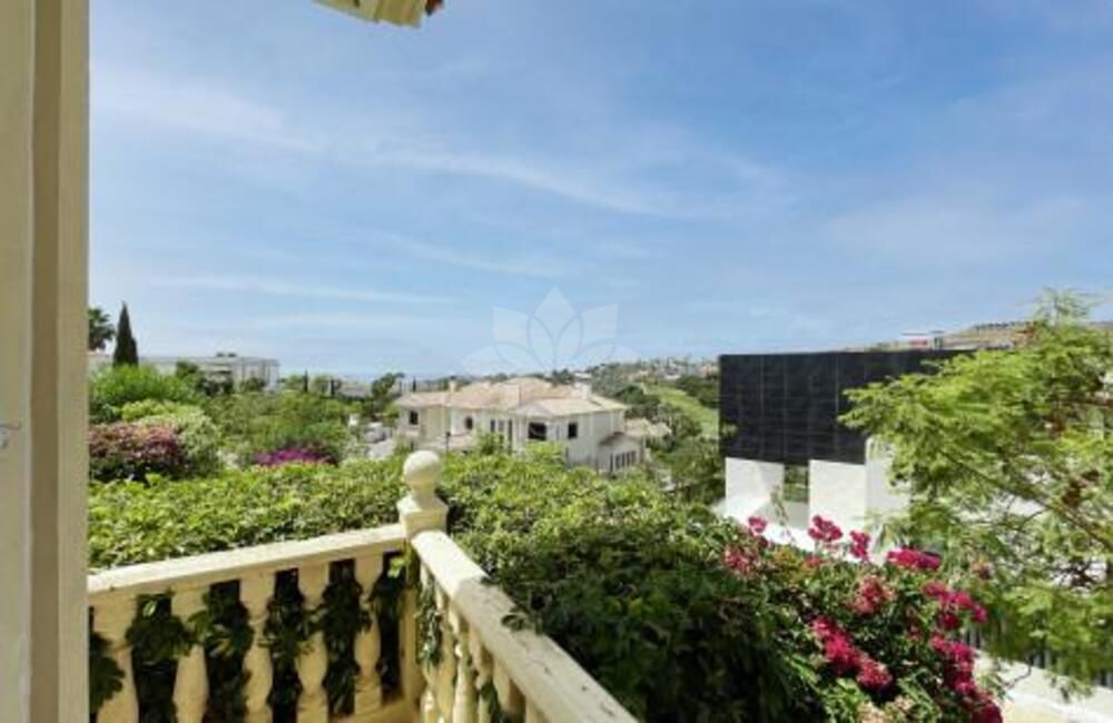 Villa en La Alqueria, Benahavis