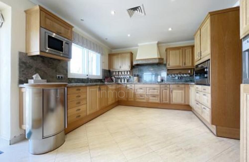 Villa en La Alqueria, Benahavis