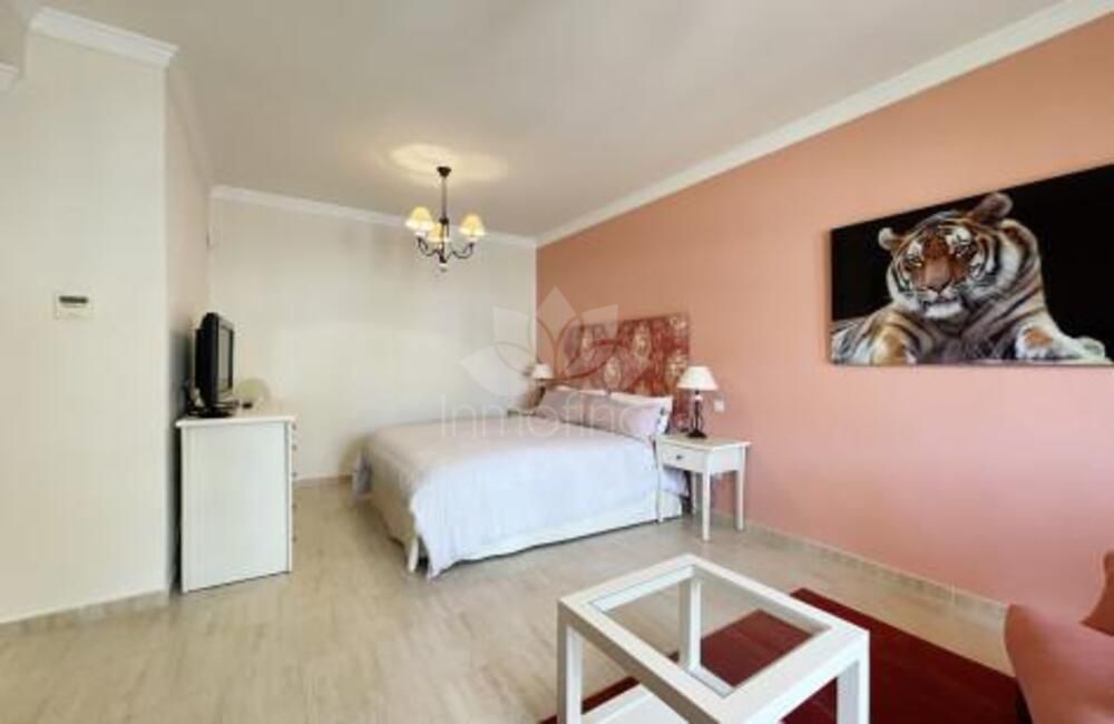 Villa en La Alqueria, Benahavis