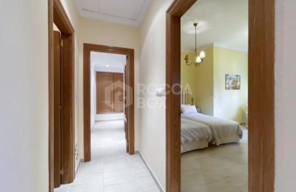 Villa for sale and for rent in La Alqueria, Benahavis