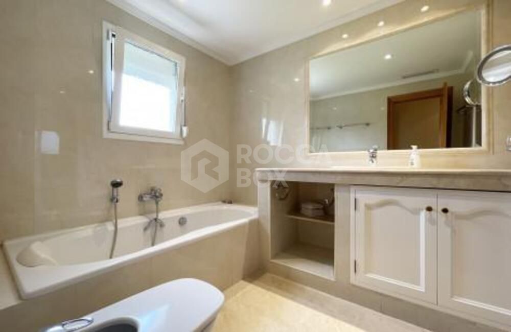 Villa for sale and for rent in La Alqueria, Benahavis