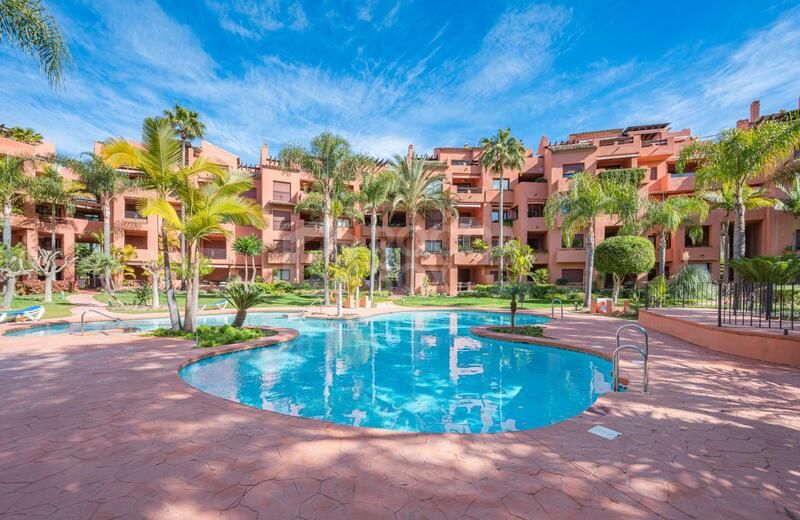 Duplex Penthouse for sale in Alicate Playa, Marbella East