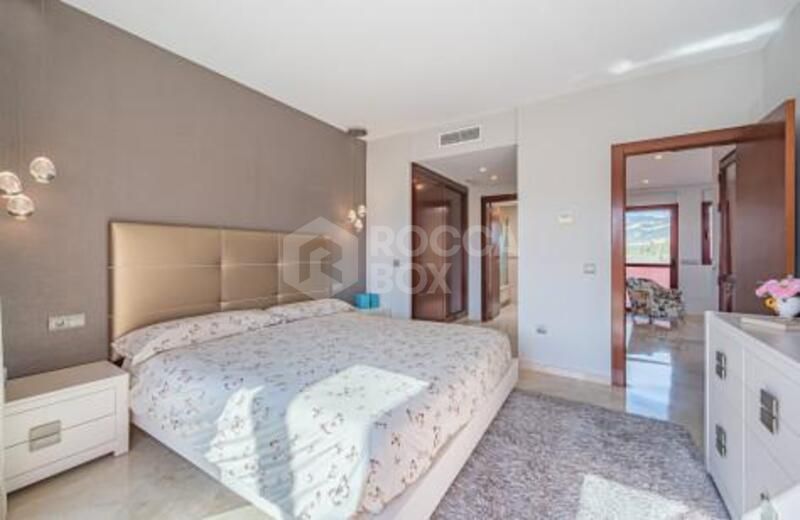 Duplex Penthouse for sale in Alicate Playa, Marbella East