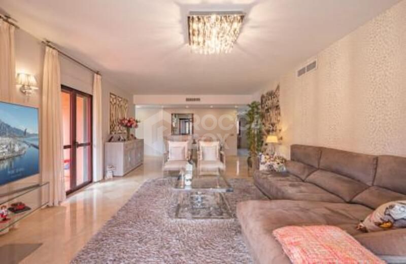 Duplex Penthouse for sale in Alicate Playa, Marbella East