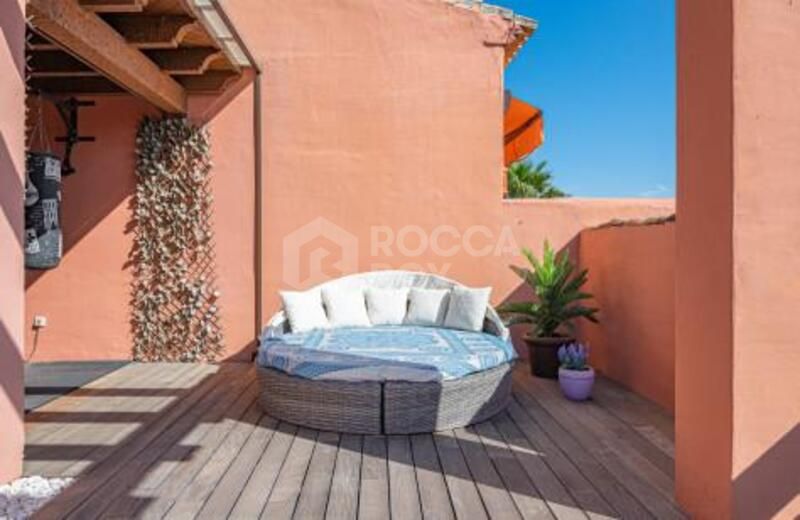 Duplex Penthouse for sale in Alicate Playa, Marbella East