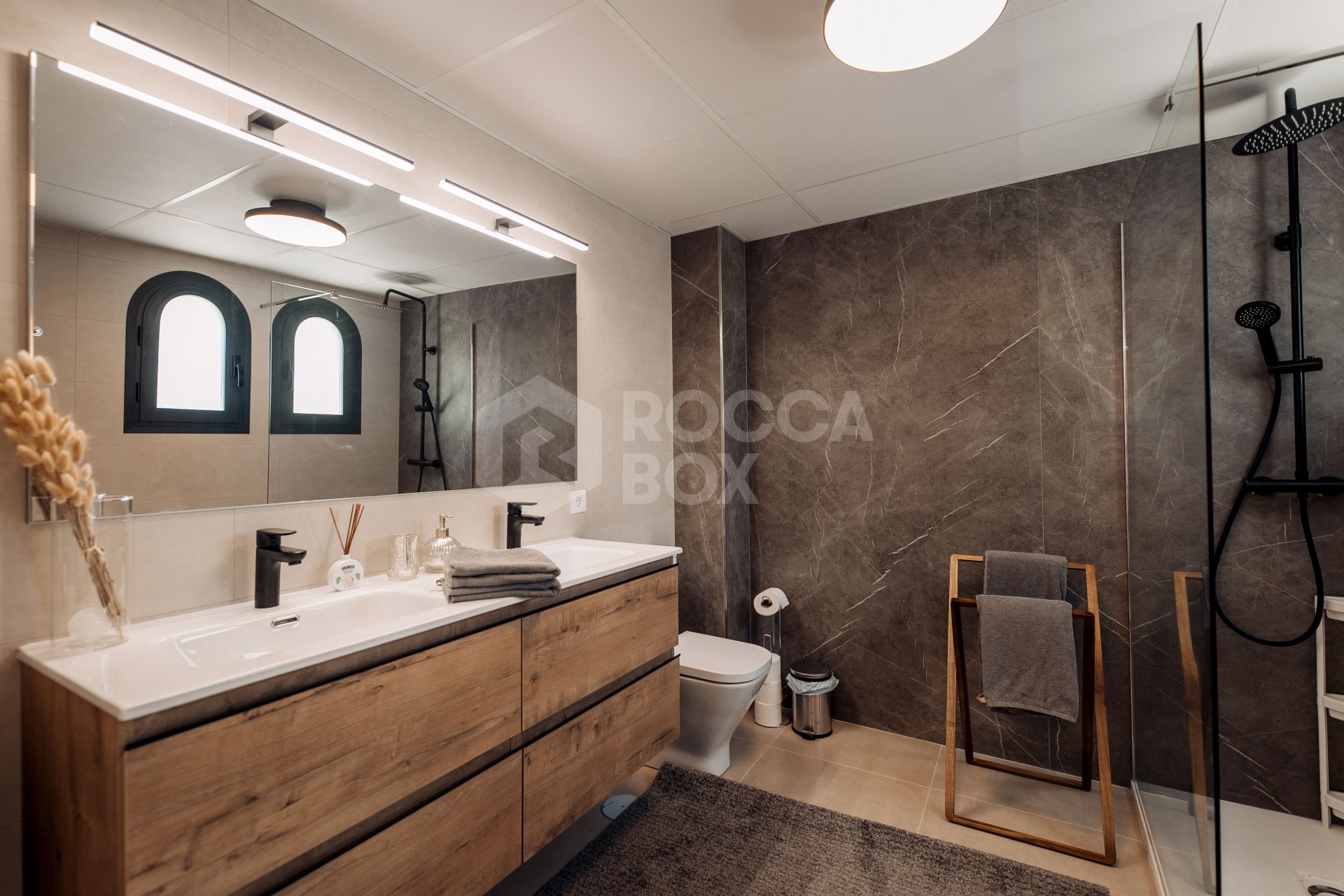 FROM OCTOBER!!!! Exclusive luxury townhouse in Agra Residencial, Estepona East