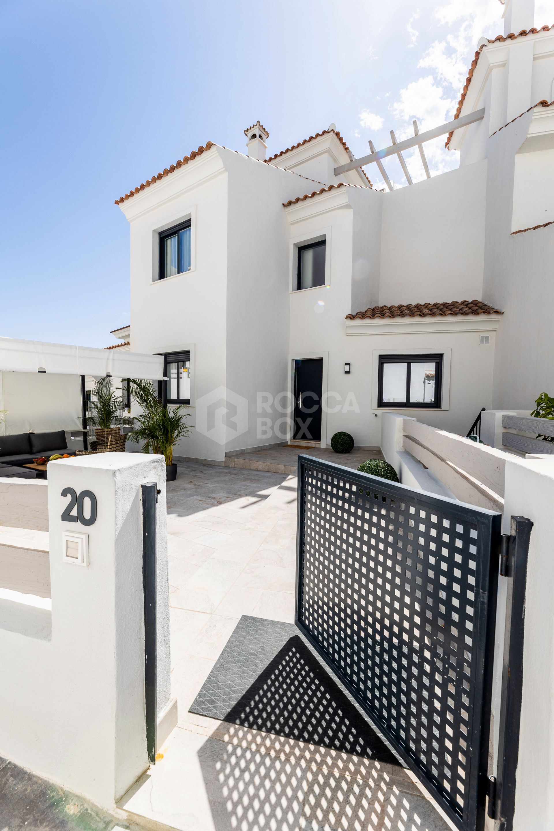 FROM OCTOBER!!!! Exclusive luxury townhouse in Agra Residencial, Estepona East
