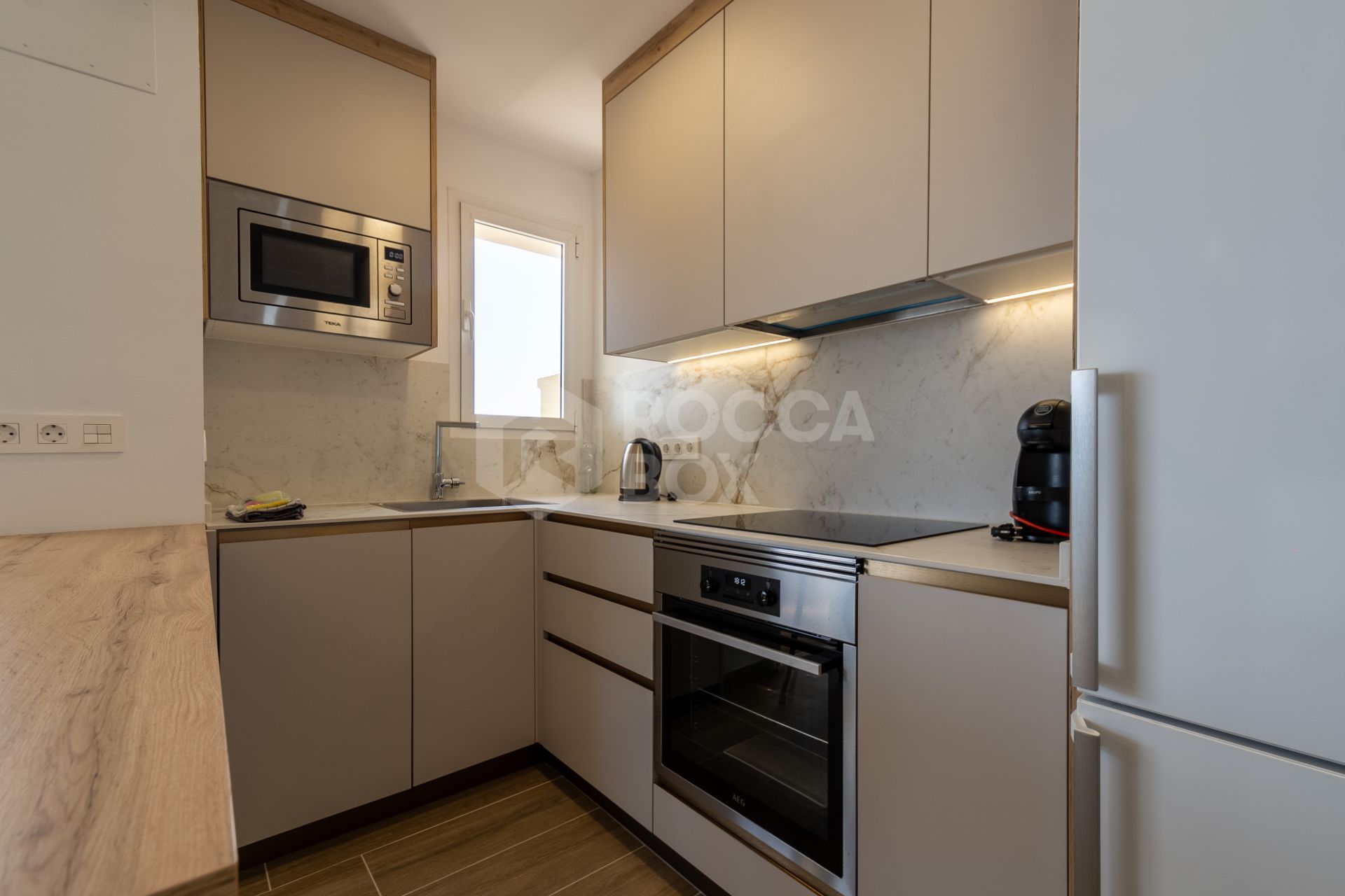 Studio for short term rent in Elviria Playa, Marbella East