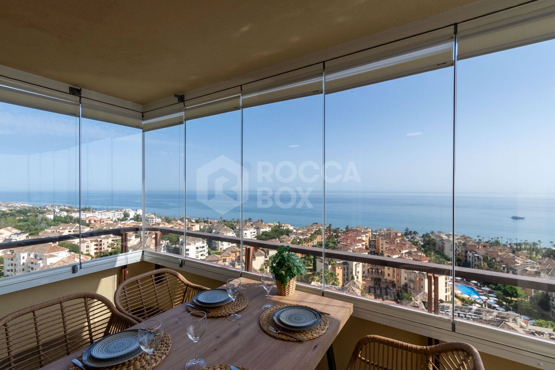 Studio for short term rent in Elviria Playa, Marbella East