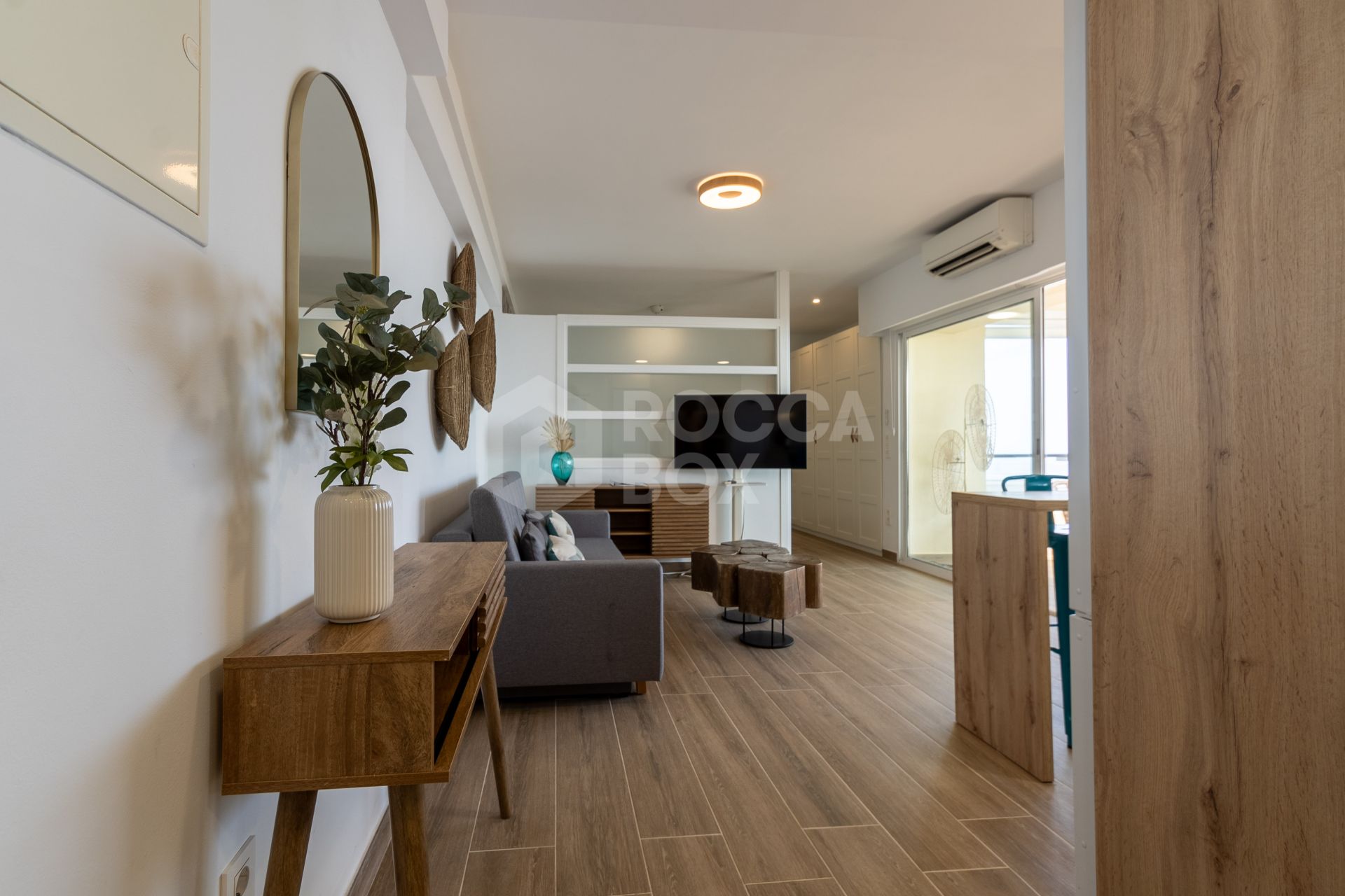 Studio for short term rent in Elviria Playa, Marbella East