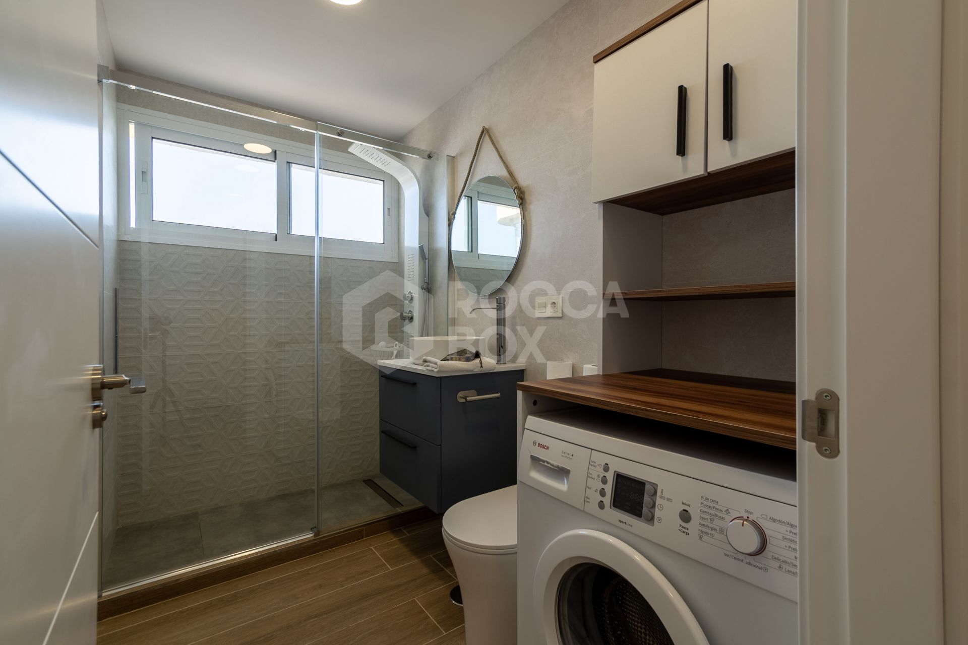 Studio for short term rent in Elviria Playa, Marbella East