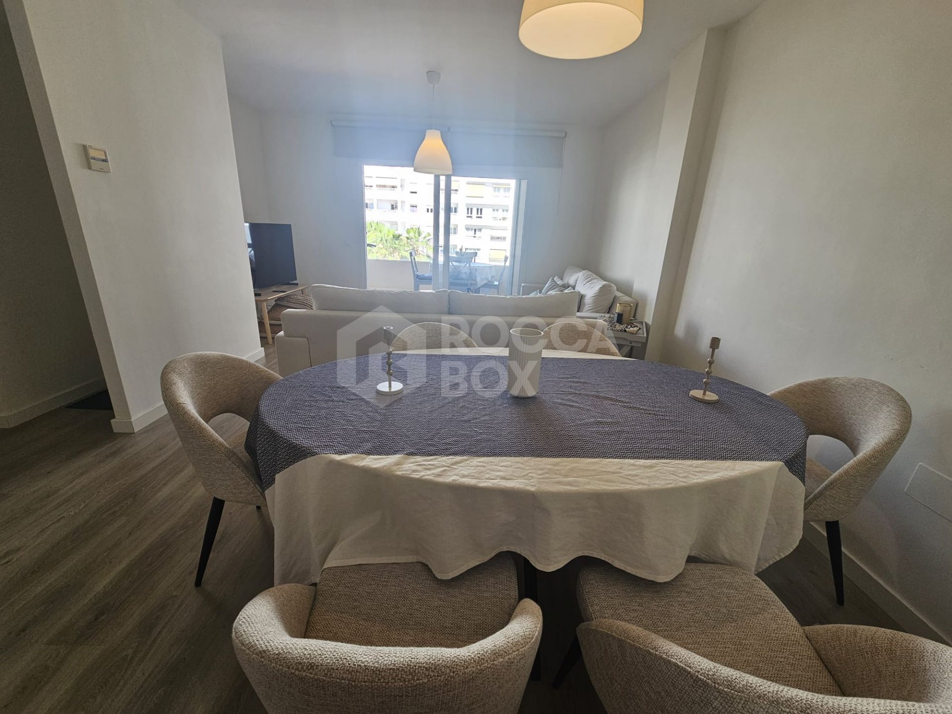 Apartment to rent in La Campana, Nueva Andalucia