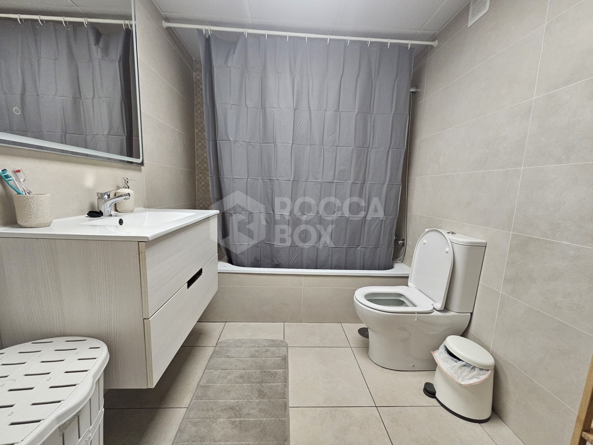 Apartment to rent in La Campana, Nueva Andalucia