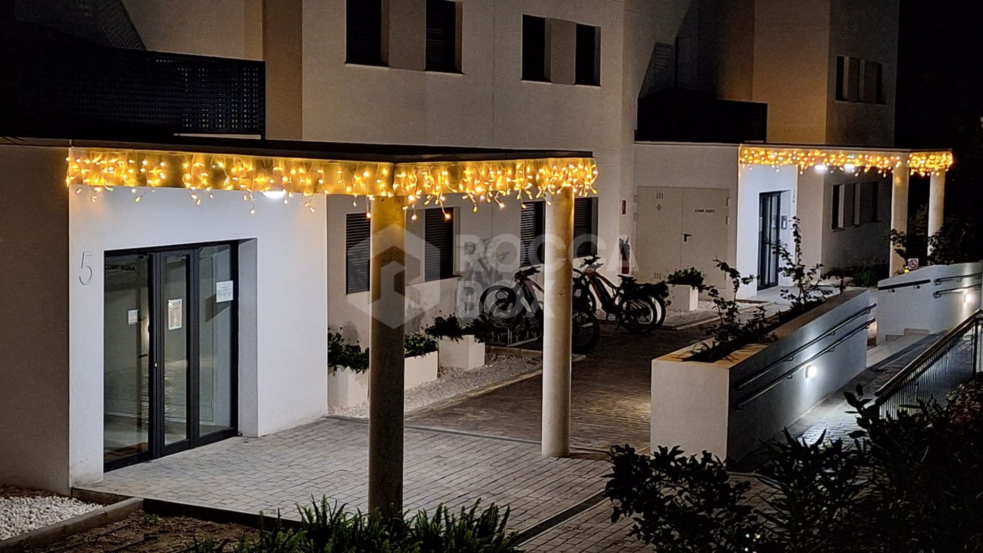 Ground Floor Apartment for sale in Estepona East, Estepona