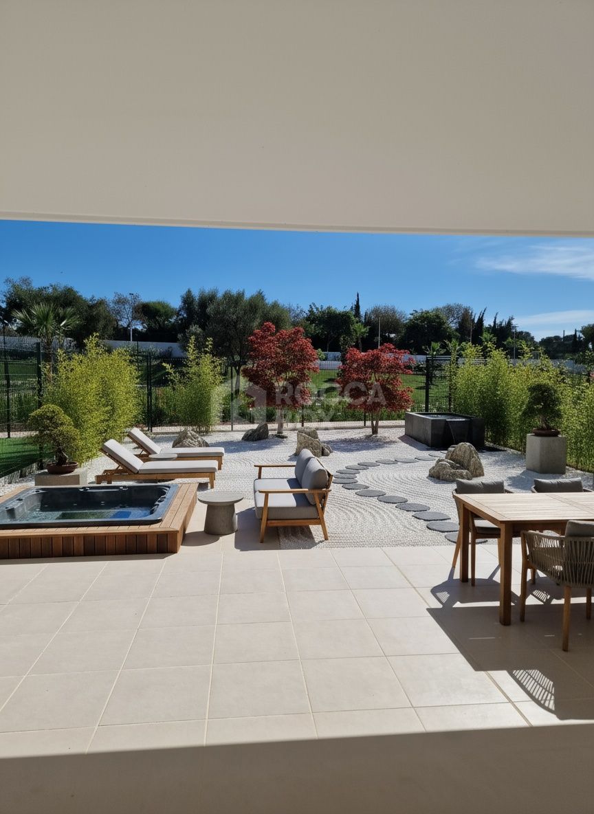 Ground Floor Apartment for sale in Estepona East, Estepona