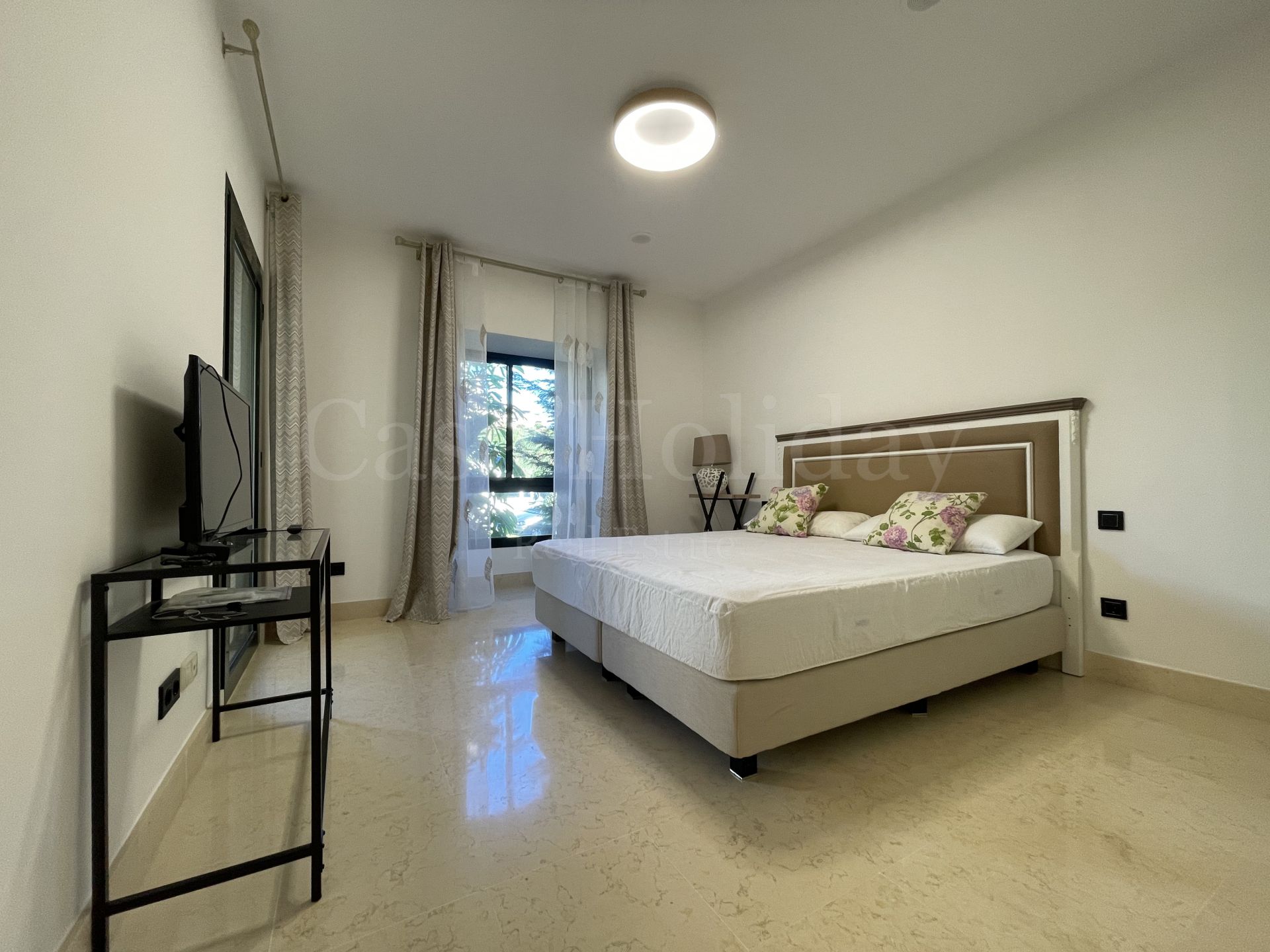 Apartamento en Los Capanes del Golf, Benahavis