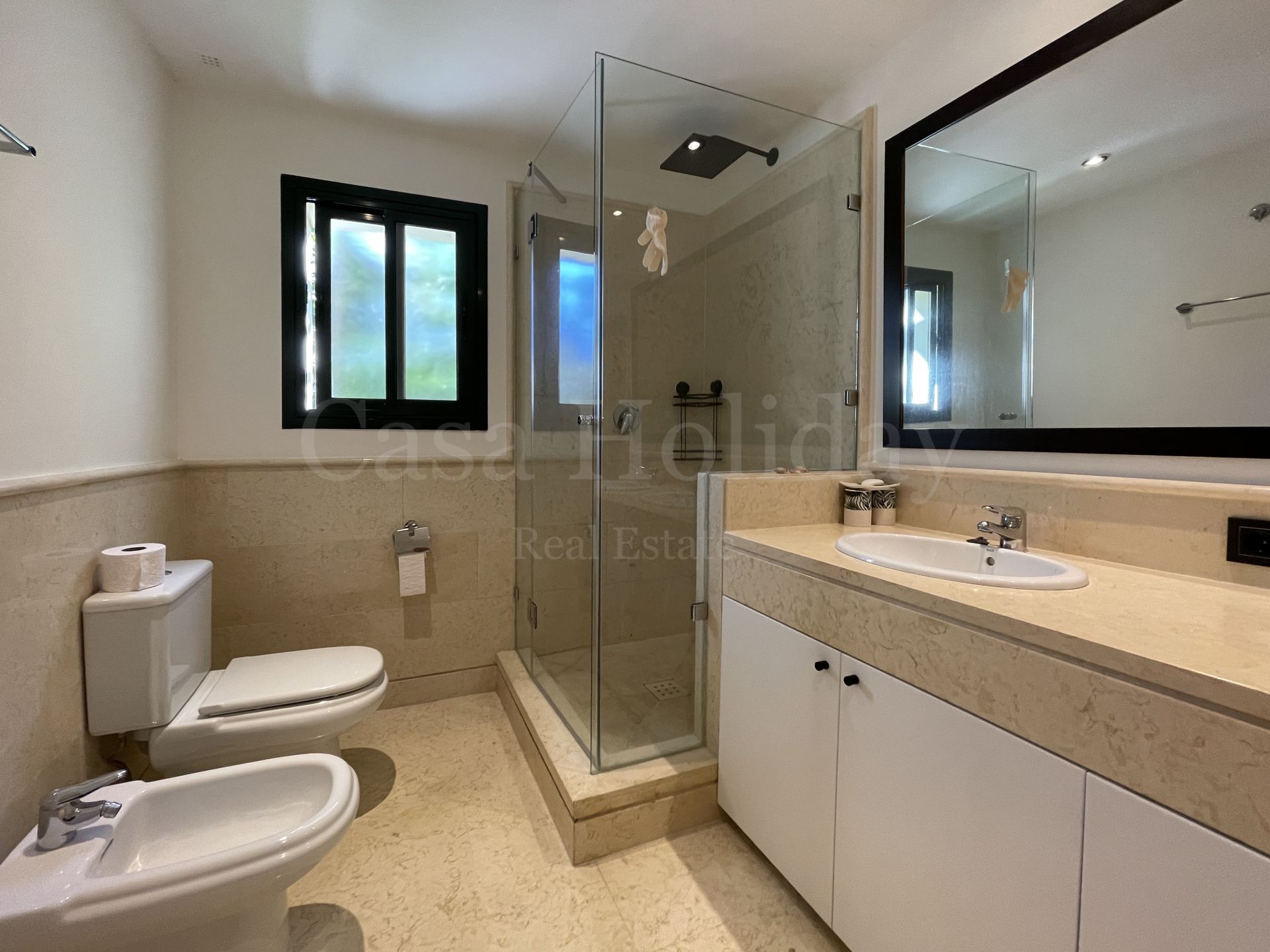 Apartamento en Los Capanes del Golf, Benahavis