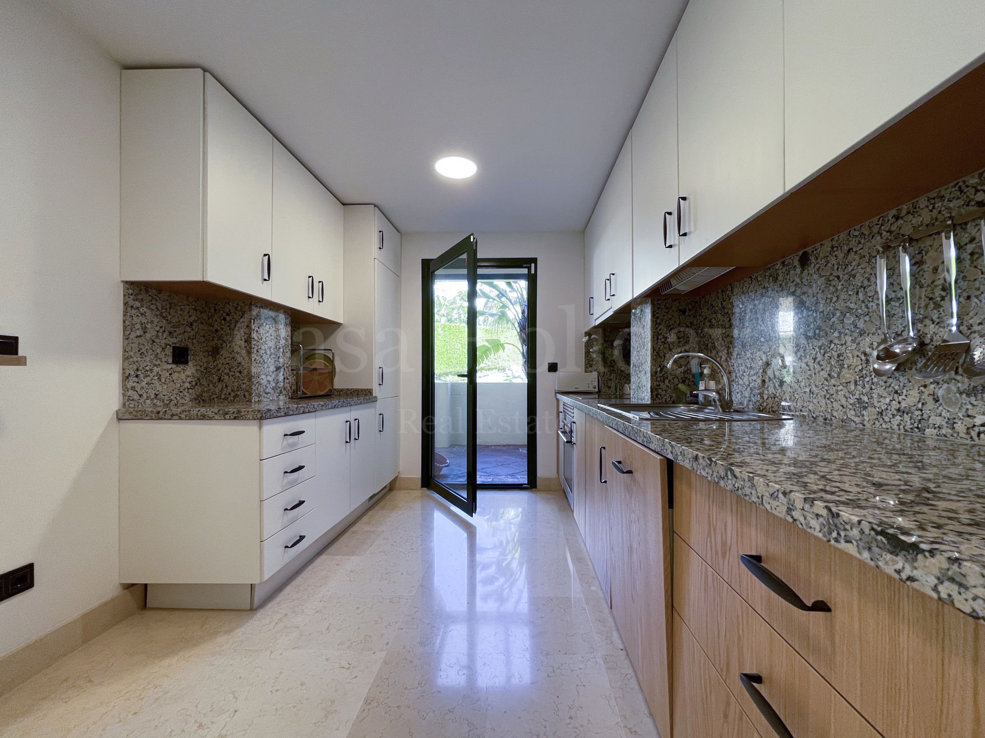 Apartamento en Los Capanes del Golf, Benahavis