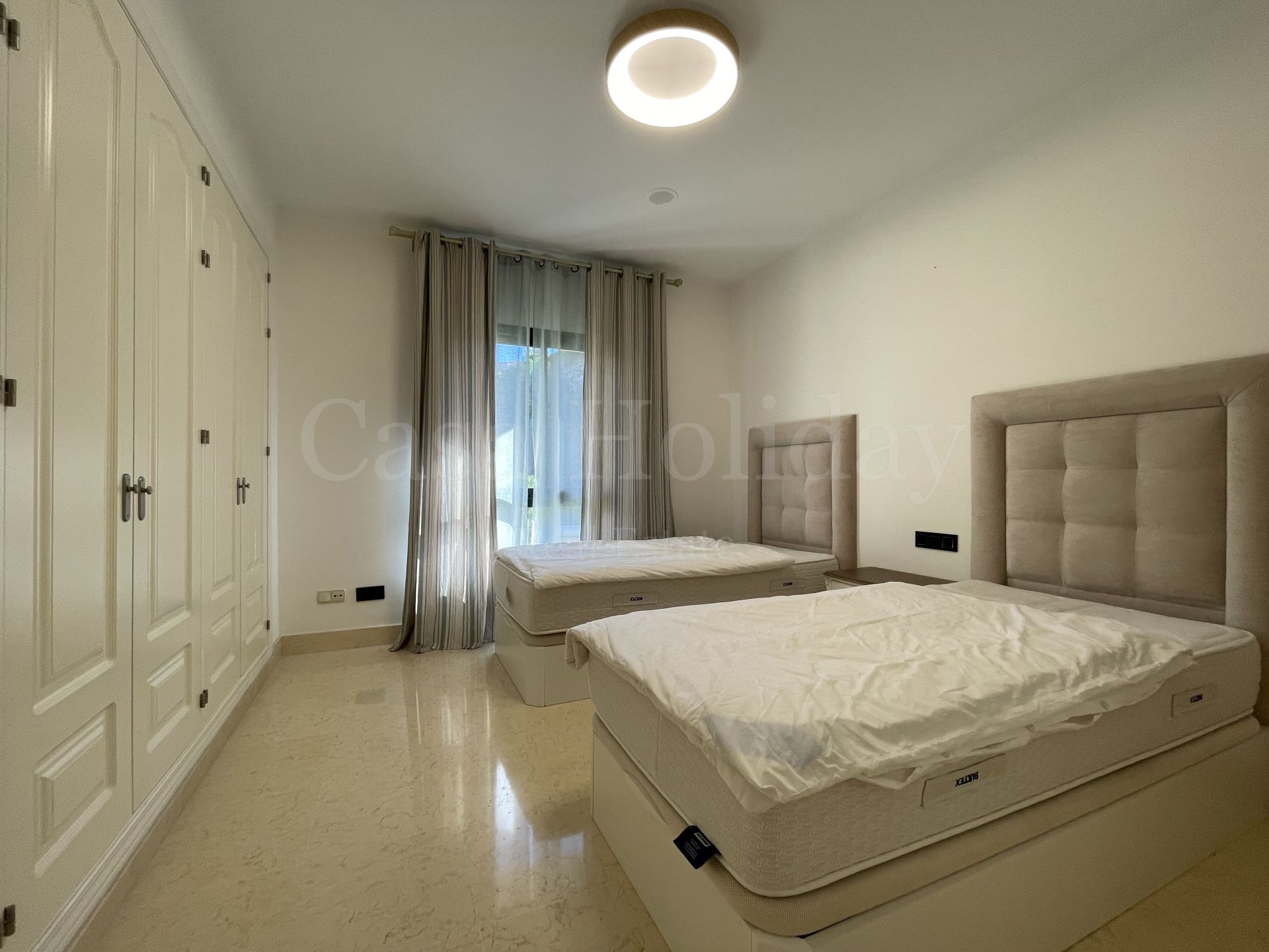 Apartamento en Los Capanes del Golf, Benahavis