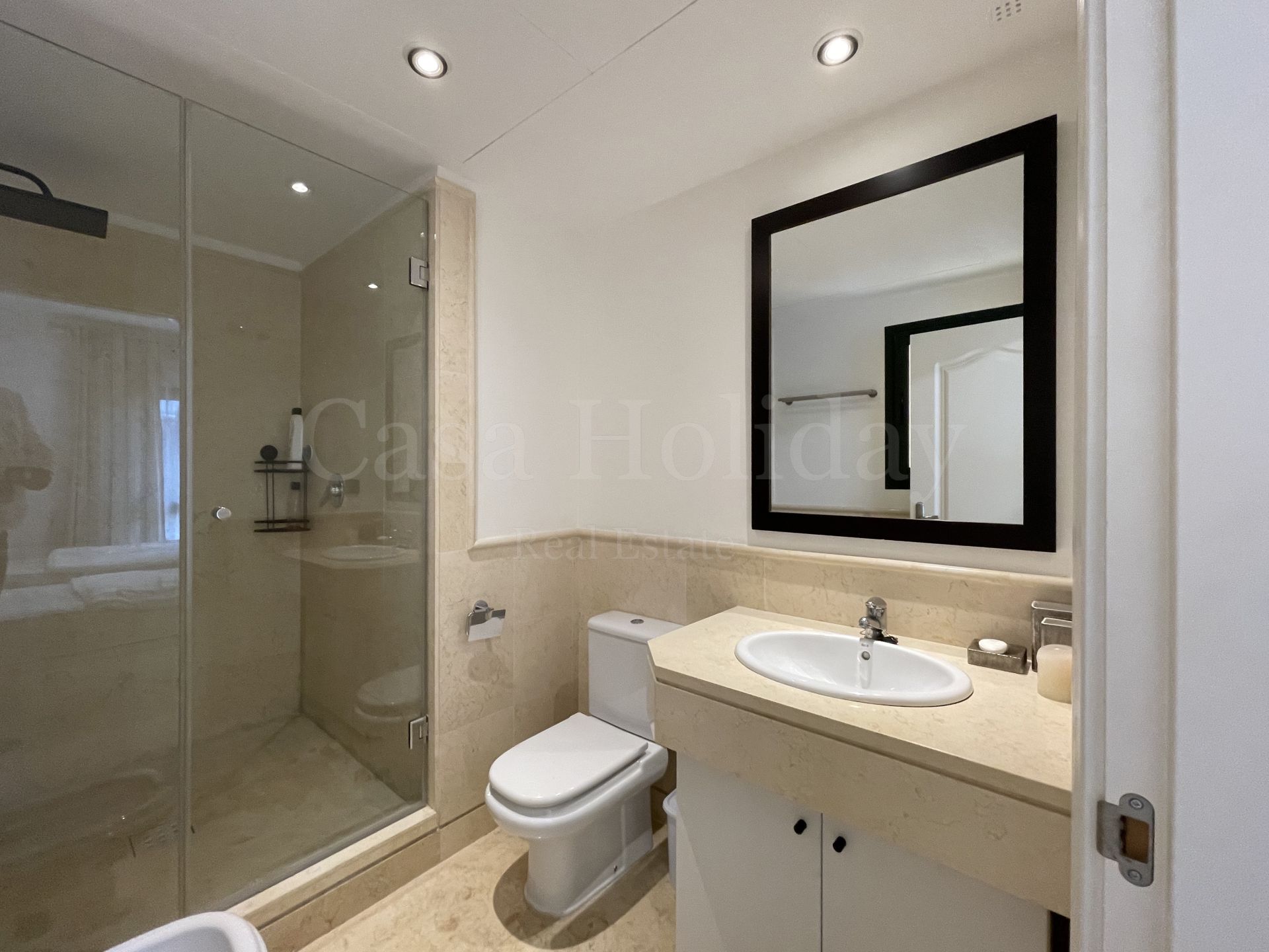 Apartamento en Los Capanes del Golf, Benahavis