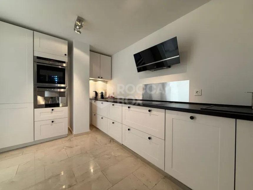Ground Floor Apartment for sale in La Cartuja del Golf, Estepona East