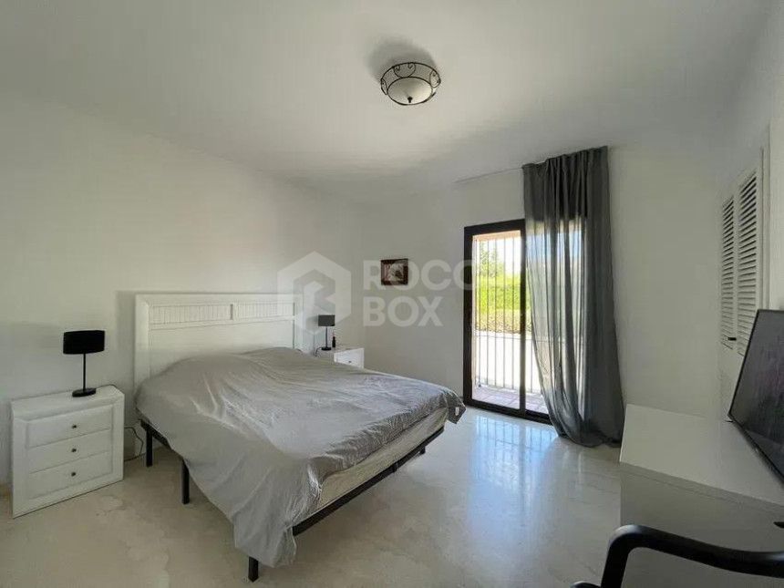 Ground Floor Apartment for sale in La Cartuja del Golf, Estepona East