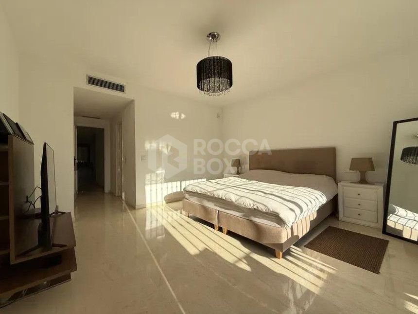 Ground Floor Apartment for sale in La Cartuja del Golf, Estepona East