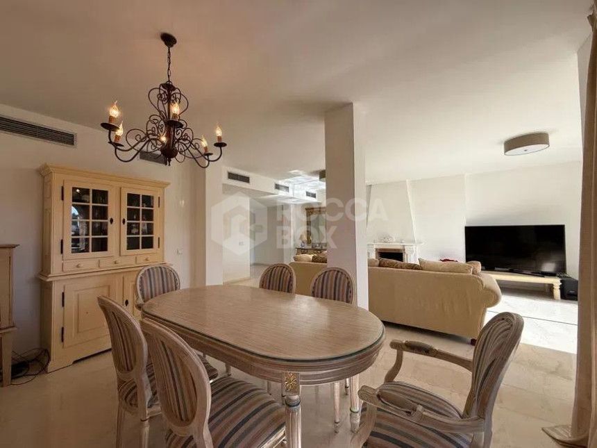 Ground Floor Apartment for sale in La Cartuja del Golf, Estepona East