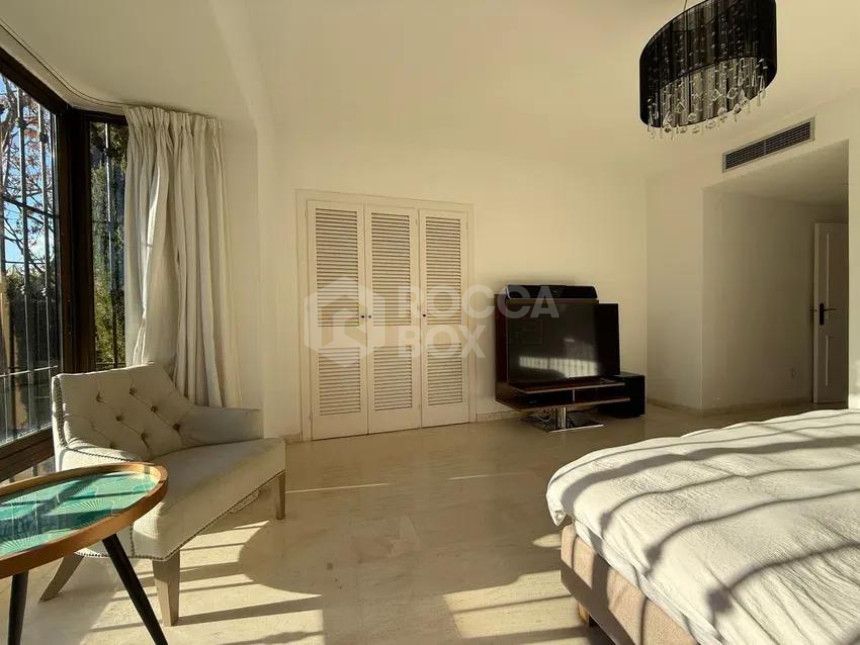 Ground Floor Apartment for sale in La Cartuja del Golf, Estepona East
