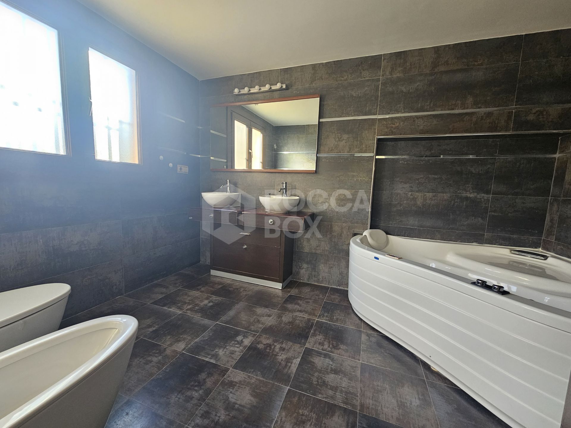 Villa to rent in Riviera del Sol, Mijas Costa