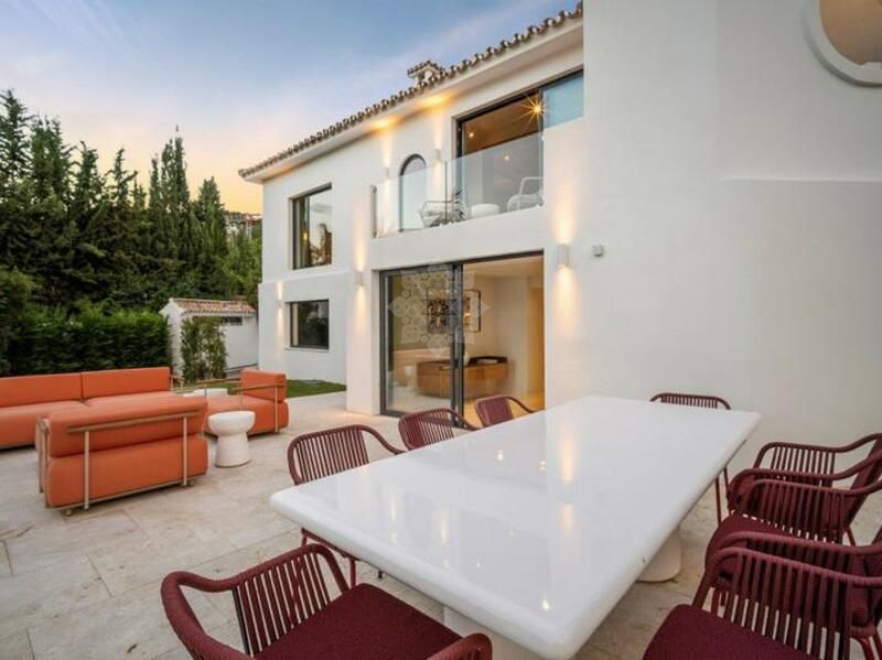 Villa in Nueva Andalucia, Marbella