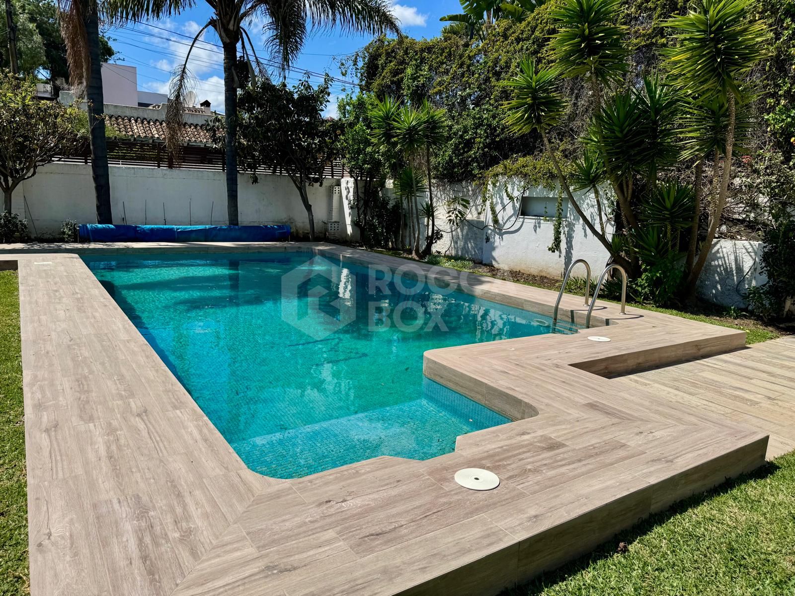 LUXURY