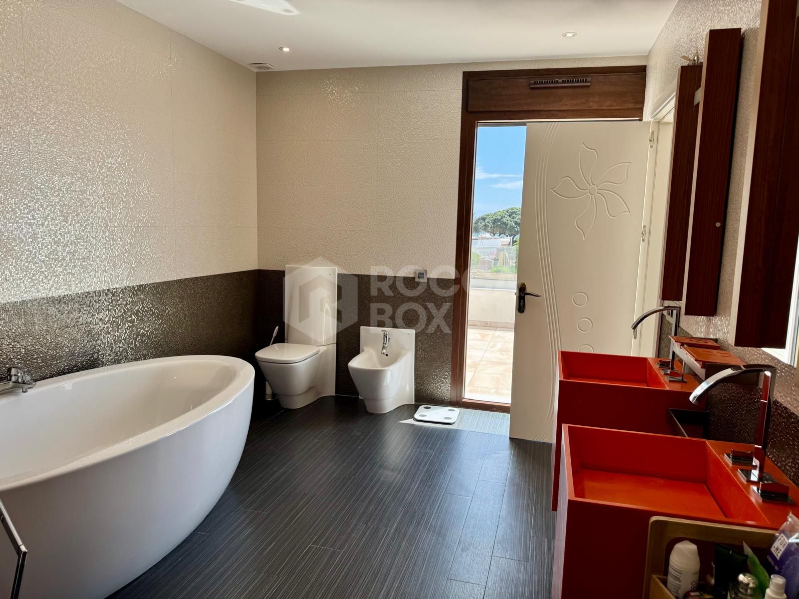 LUXURY
