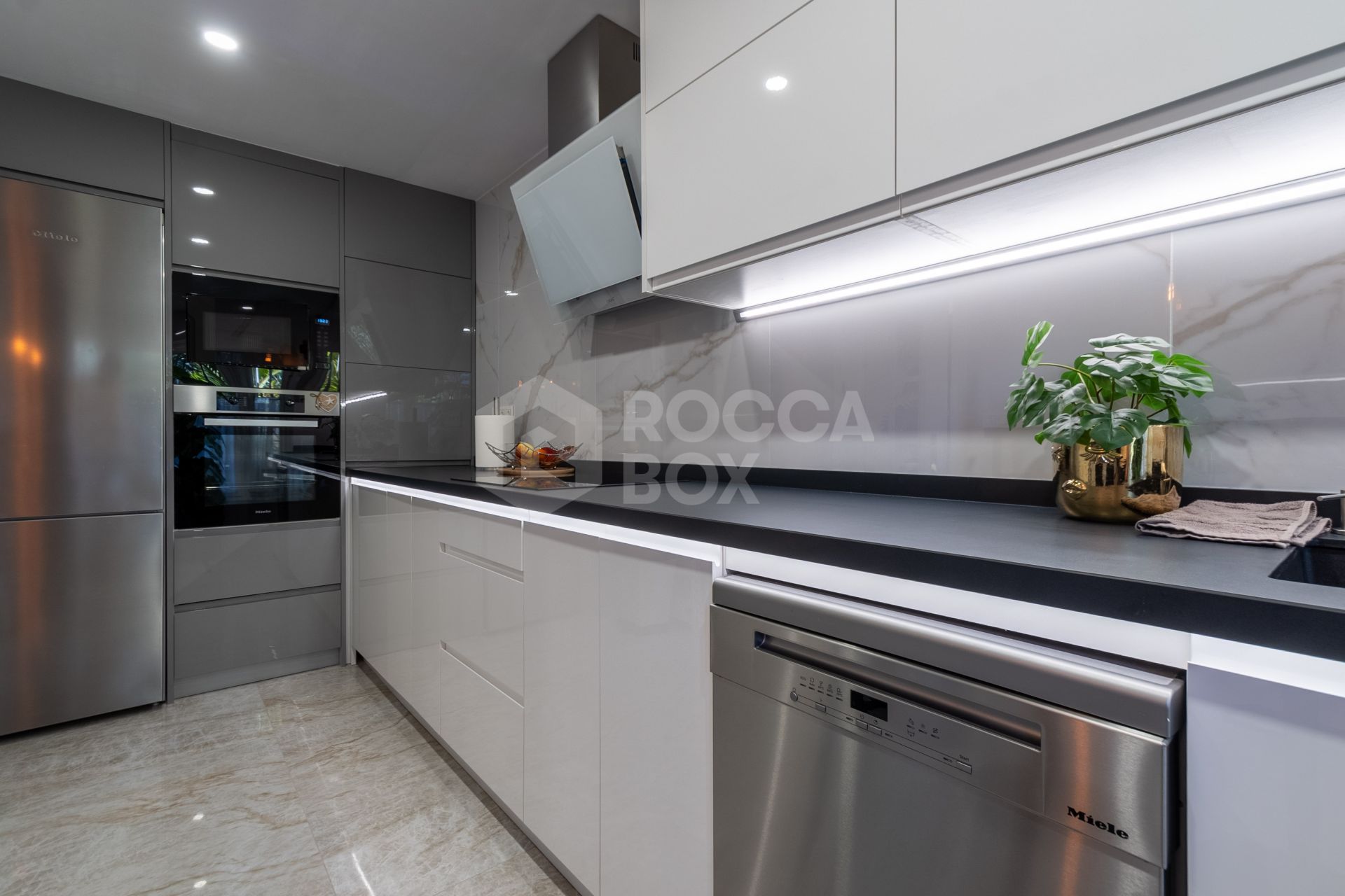 Modern South-Facing Townhouse with Premium Finishes – Move-In Ready