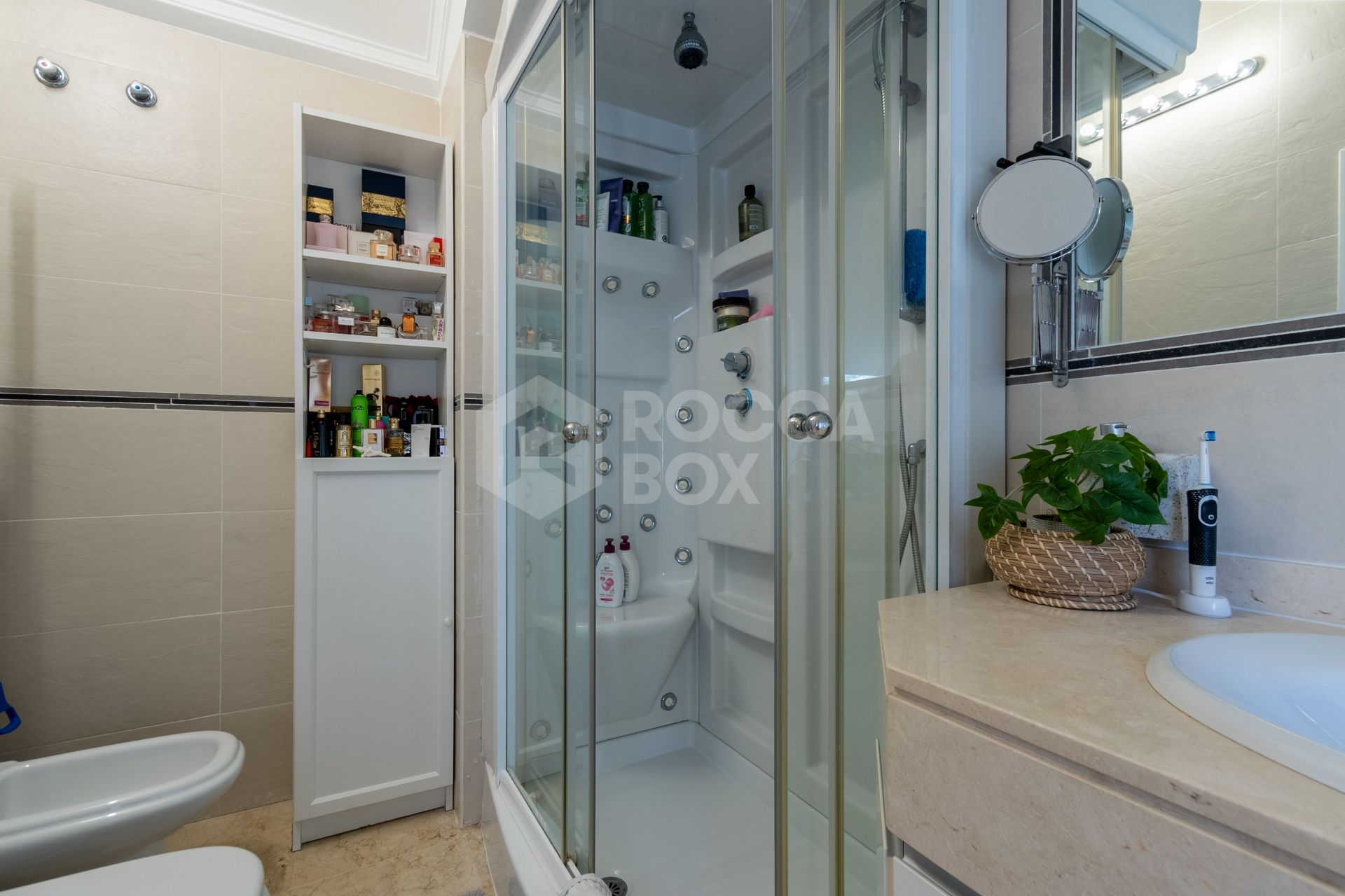 Modern South-Facing Townhouse with Premium Finishes – Move-In Ready