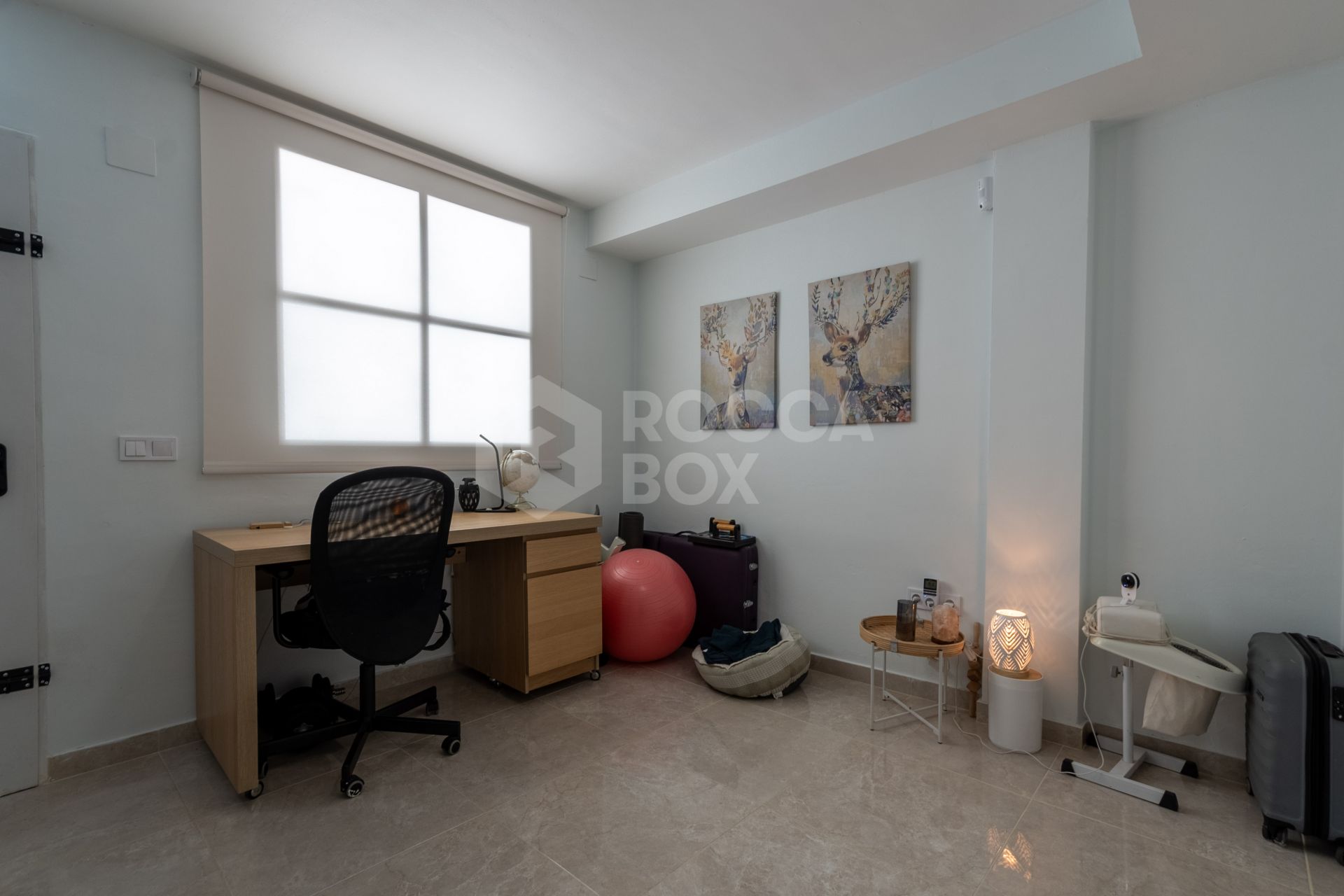 Modern South-Facing Townhouse with Premium Finishes – Move-In Ready