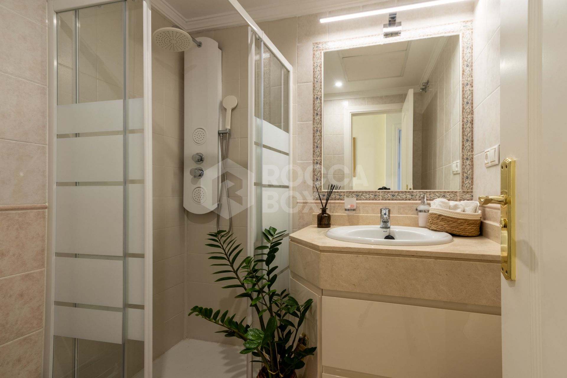 Modern South-Facing Townhouse with Premium Finishes – Move-In Ready
