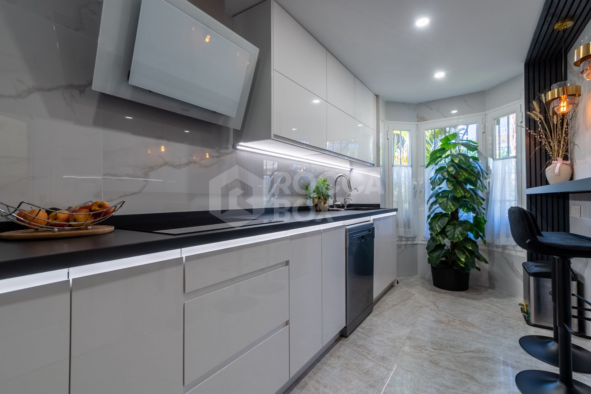 Modern South-Facing Townhouse with Premium Finishes – Move-In Ready