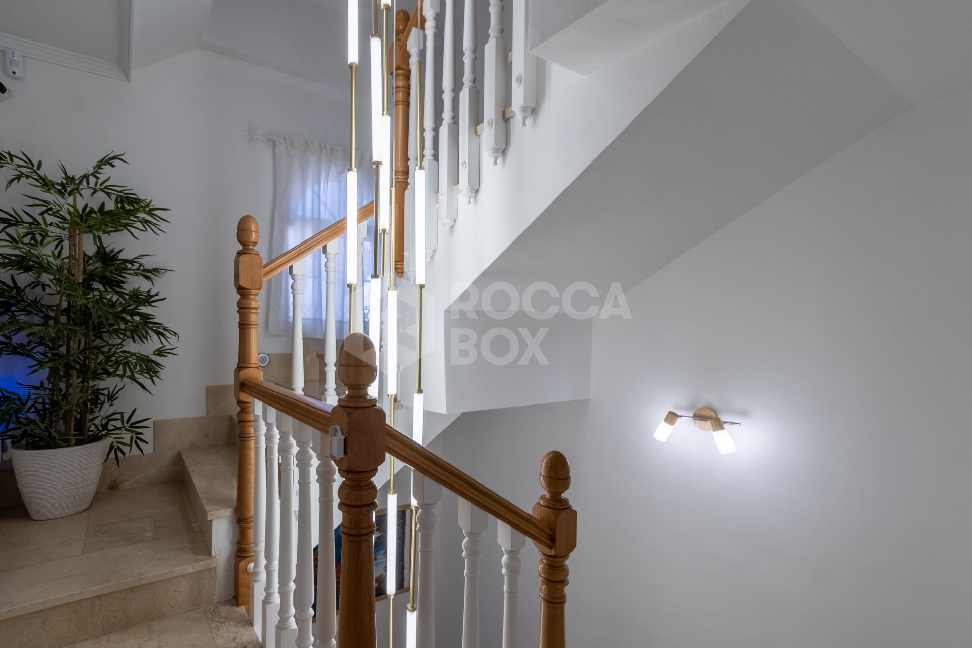 Modern South-Facing Townhouse with Premium Finishes – Move-In Ready