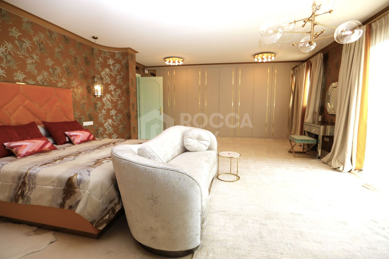 Exceptional Luxury Villa with Panoramic Views in Selwo, Estepona